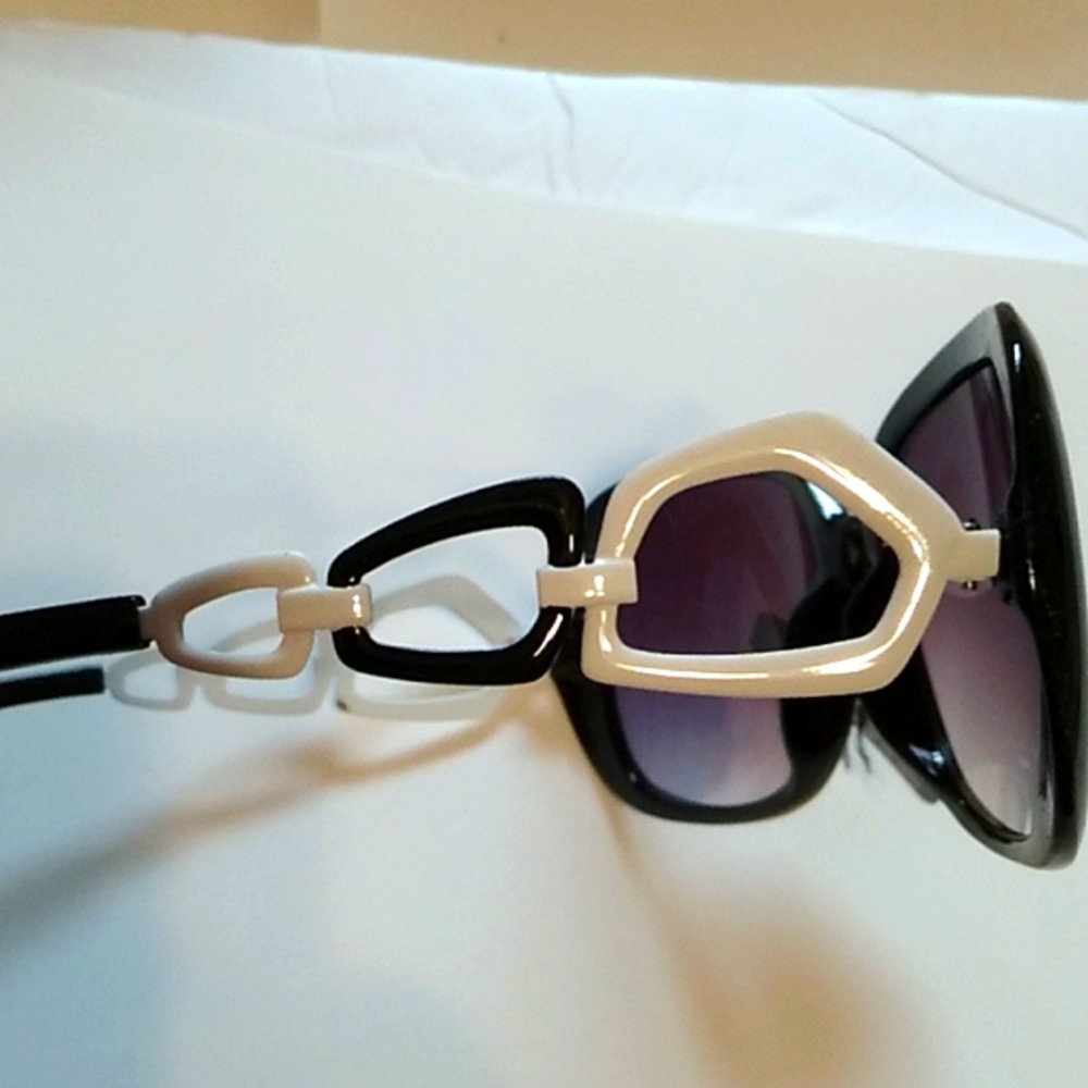 Nwt Fashion Sunglasses - Picture 2 of 8
